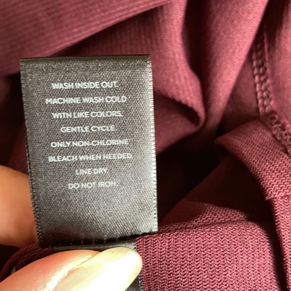 Simply Vera Vera Wang Sleeveless Burgundy Dress - Picture 12 of 12